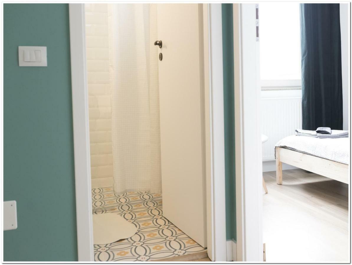 Spacious, Lovely, Bright Apartment In The Old Town ブカレスト エクステリア 写真