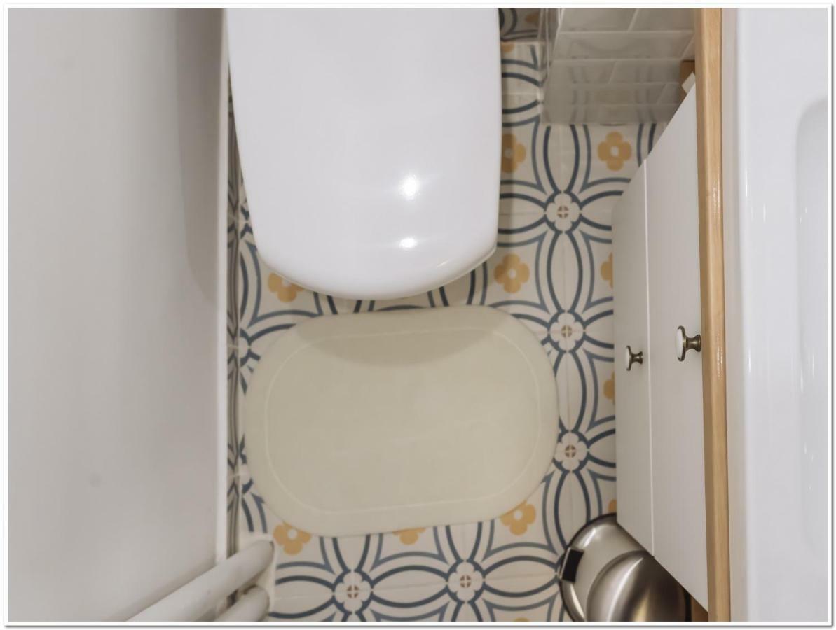 Spacious, Lovely, Bright Apartment In The Old Town ブカレスト エクステリア 写真